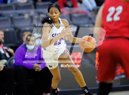 Thumbnail 3 in Omaha Westside vs. Omaha Central photogallery.