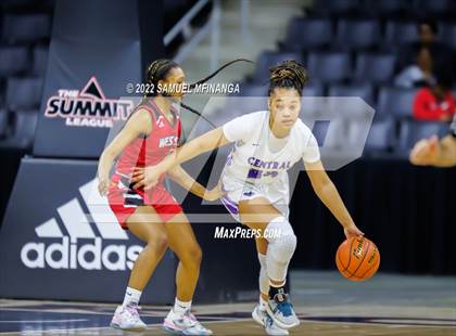 Thumbnail 2 in Omaha Westside vs. Omaha Central photogallery.