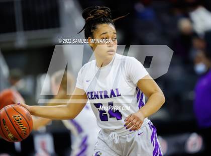 Thumbnail 1 in Omaha Westside vs. Omaha Central photogallery.