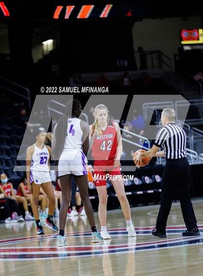 Thumbnail 1 in Omaha Westside vs. Omaha Central photogallery.