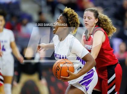 Thumbnail 2 in Omaha Westside vs. Omaha Central photogallery.