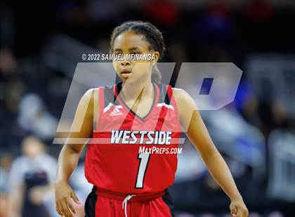 Thumbnail 2 in Omaha Westside vs. Omaha Central photogallery.