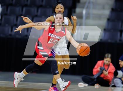 Thumbnail 3 in Omaha Westside vs. Omaha Central photogallery.