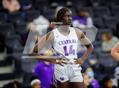 Thumbnail 2 in Omaha Westside vs. Omaha Central photogallery.