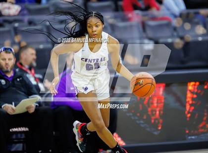 Thumbnail 1 in Omaha Westside vs. Omaha Central photogallery.