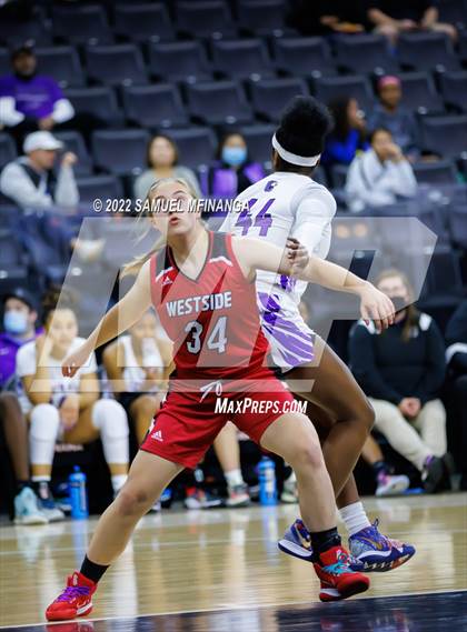 Thumbnail 2 in Omaha Westside vs. Omaha Central photogallery.