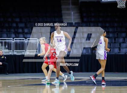 Thumbnail 1 in Omaha Westside vs. Omaha Central photogallery.
