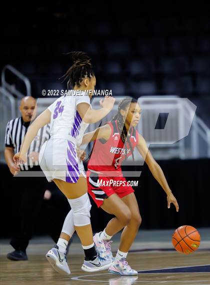 Thumbnail 2 in Omaha Westside vs. Omaha Central photogallery.