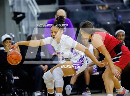 Thumbnail 2 in Omaha Westside vs. Omaha Central photogallery.