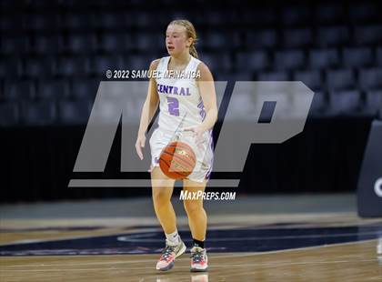 Thumbnail 3 in Omaha Westside vs. Omaha Central photogallery.