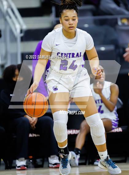 Thumbnail 2 in Omaha Westside vs. Omaha Central photogallery.