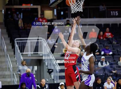 Thumbnail 1 in Omaha Westside vs. Omaha Central photogallery.