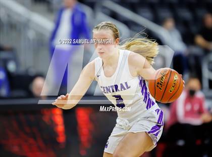 Thumbnail 2 in Omaha Westside vs. Omaha Central photogallery.