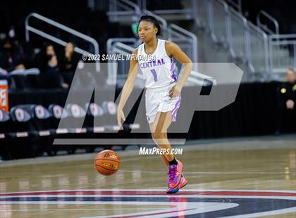 Thumbnail 3 in Omaha Westside vs. Omaha Central photogallery.