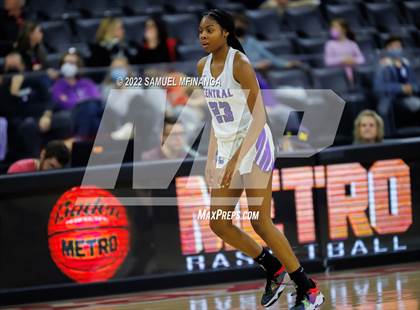 Thumbnail 1 in Omaha Westside vs. Omaha Central photogallery.