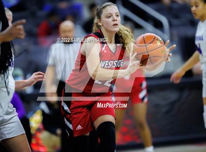 Thumbnail 3 in Omaha Westside vs. Omaha Central photogallery.