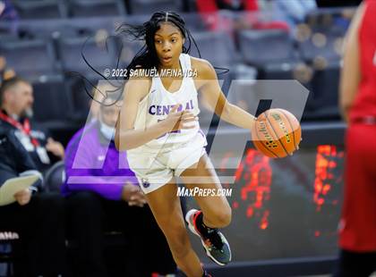 Thumbnail 2 in Omaha Westside vs. Omaha Central photogallery.