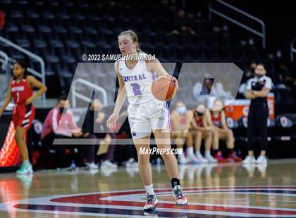 Thumbnail 3 in Omaha Westside vs. Omaha Central photogallery.