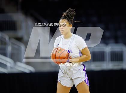 Thumbnail 2 in Omaha Westside vs. Omaha Central photogallery.