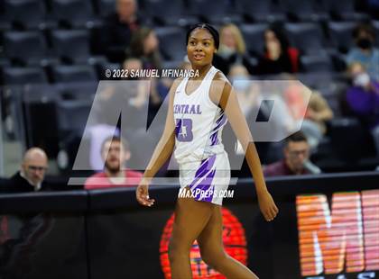 Thumbnail 3 in Omaha Westside vs. Omaha Central photogallery.