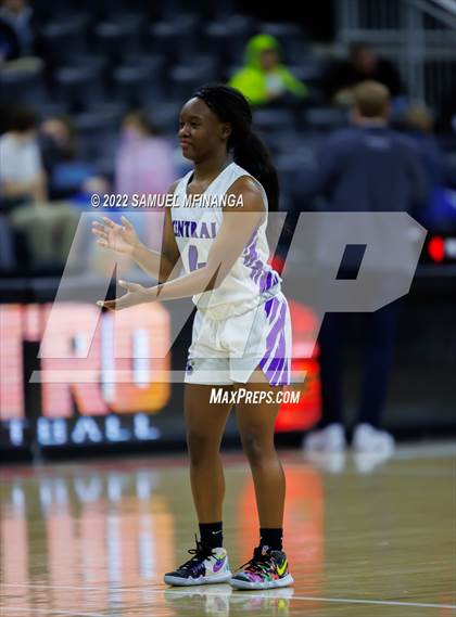 Thumbnail 1 in Omaha Westside vs. Omaha Central photogallery.