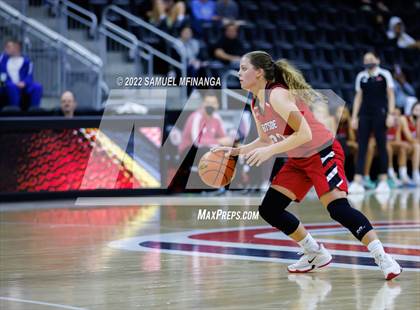 Thumbnail 2 in Omaha Westside vs. Omaha Central photogallery.