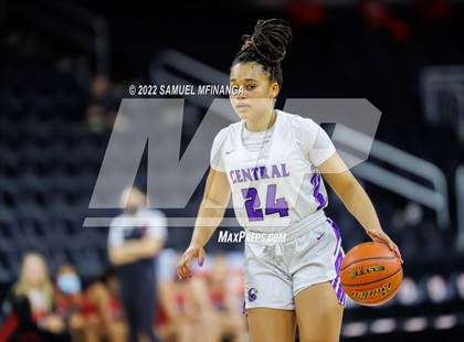 Thumbnail 1 in Omaha Westside vs. Omaha Central photogallery.