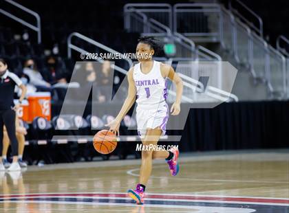 Thumbnail 1 in Omaha Westside vs. Omaha Central photogallery.