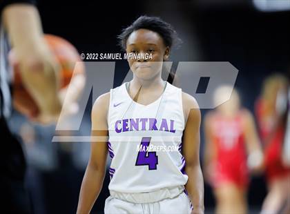 Thumbnail 3 in Omaha Westside vs. Omaha Central photogallery.