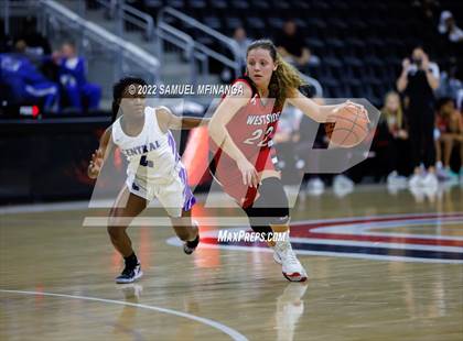 Thumbnail 2 in Omaha Westside vs. Omaha Central photogallery.