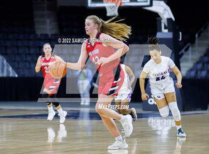 Thumbnail 3 in Omaha Westside vs. Omaha Central photogallery.