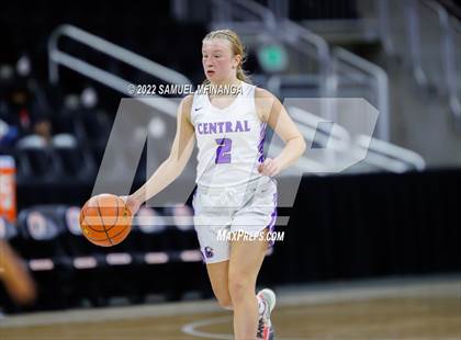 Thumbnail 1 in Omaha Westside vs. Omaha Central photogallery.