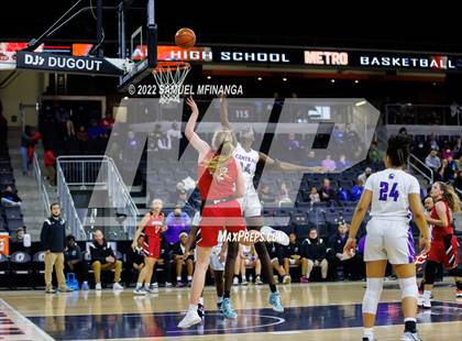 Thumbnail 1 in Omaha Westside vs. Omaha Central photogallery.