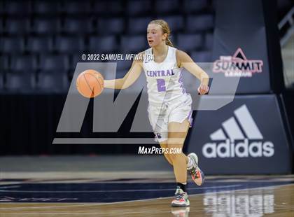Thumbnail 3 in Omaha Westside vs. Omaha Central photogallery.