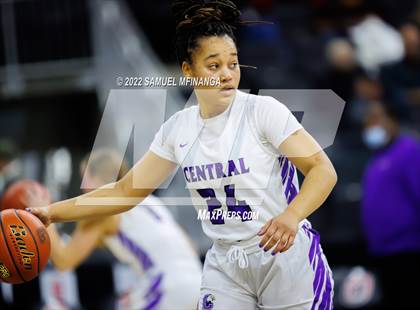 Thumbnail 3 in Omaha Westside vs. Omaha Central photogallery.