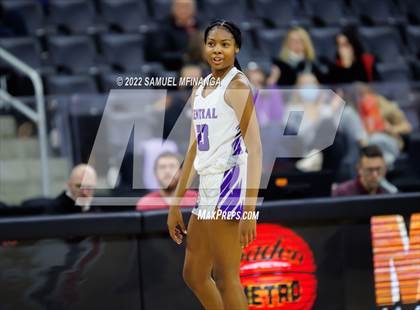 Thumbnail 2 in Omaha Westside vs. Omaha Central photogallery.