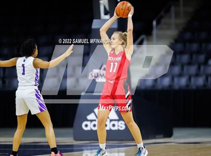 Thumbnail 3 in Omaha Westside vs. Omaha Central photogallery.