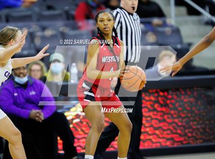 Thumbnail 3 in Omaha Westside vs. Omaha Central photogallery.