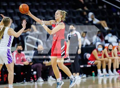 Thumbnail 2 in Omaha Westside vs. Omaha Central photogallery.