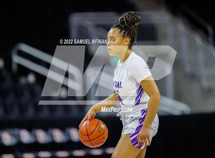 Thumbnail 2 in Omaha Westside vs. Omaha Central photogallery.