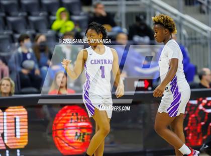 Thumbnail 1 in Omaha Westside vs. Omaha Central photogallery.