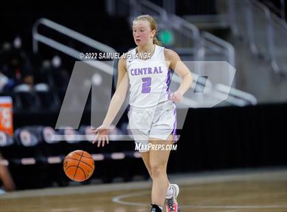 Thumbnail 3 in Omaha Westside vs. Omaha Central photogallery.