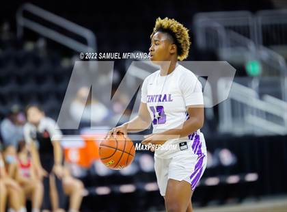 Thumbnail 2 in Omaha Westside vs. Omaha Central photogallery.