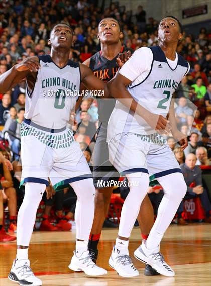 Thumbnail 3 in Oak Hill Academy vs. Chino Hills (Nike Extravaganza) photogallery.