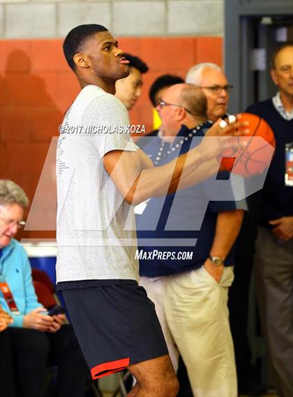 Thumbnail 1 in Oak Hill Academy vs. Chino Hills (Nike Extravaganza) photogallery.