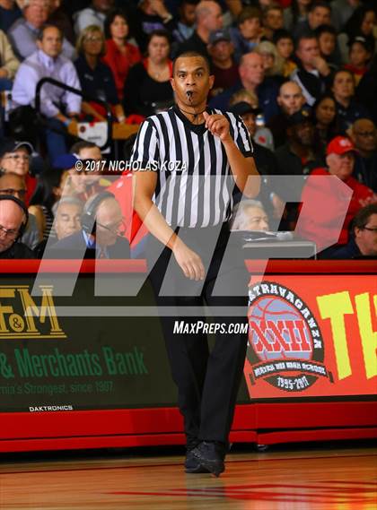 Thumbnail 2 in Oak Hill Academy vs. Chino Hills (Nike Extravaganza) photogallery.