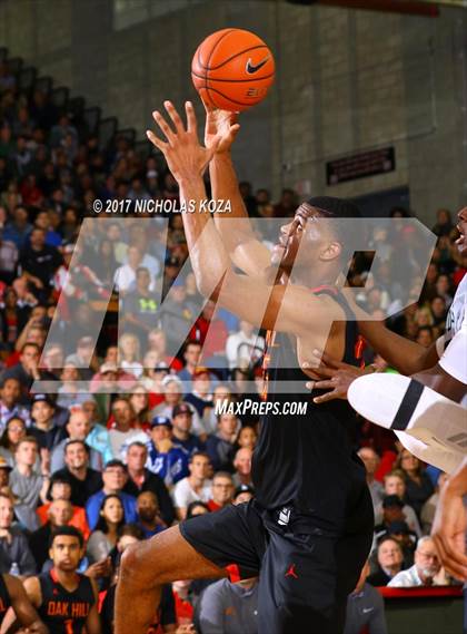 Thumbnail 1 in Oak Hill Academy vs. Chino Hills (Nike Extravaganza) photogallery.