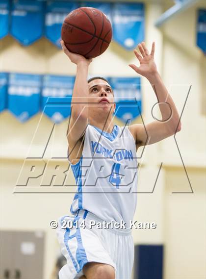 Thumbnail 2 in Wakefield @ Yorktown photogallery.