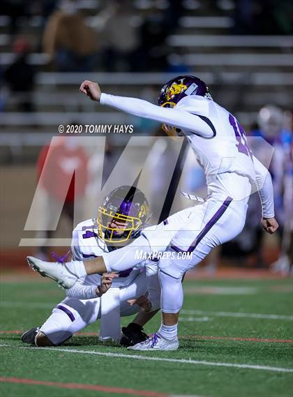 Thumbnail 3 in Grapevine vs. Wylie (UIL Class 5A Division 2 Bi-District Playoff) photogallery.