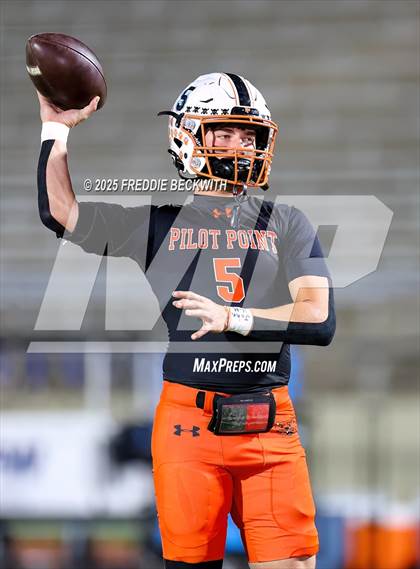 Thumbnail 1 in West @ Pilot Point (UIL 3A D1 Football Bi-District) photogallery.